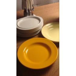 Mepal servies 24 delig plus campingbestek 5 pers.