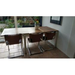 Vintage eettafel uitschuifbaar 135 -195cm lang merk lübke