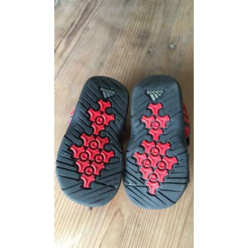Adidas slippers maat 25