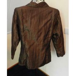 Supermooi feestelijk glimmend kastanjebruine blouse/jasje