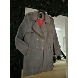 ?? In nieuwstaat, geruite trenchcoat ??