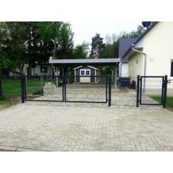 Dubbele poort van Hekwerk & Partners