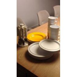 Mepal servies 24 delig plus campingbestek 5 pers.