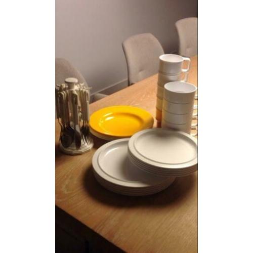 Mepal servies 24 delig plus campingbestek 5 pers.