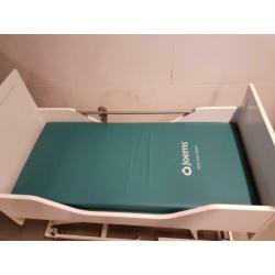 Kinder verpleegbed / hoog laag bed