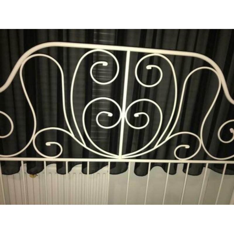 Twijfelaar bed met sierframe (ikea)