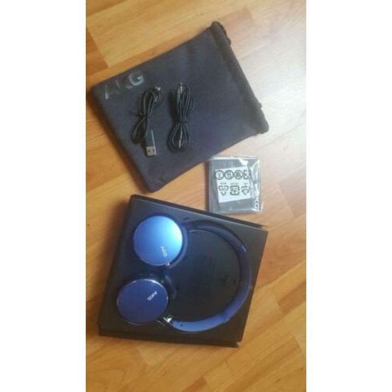 AKG Y500 koptelefoon blauw