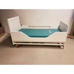Kinder verpleegbed / hoog laag bed
