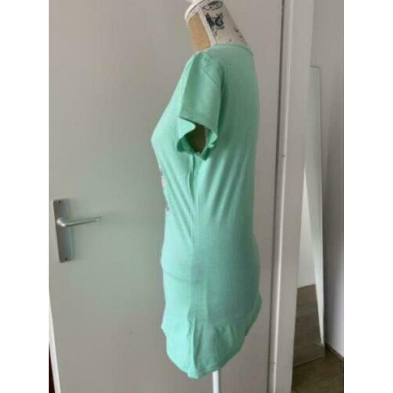 Leuk Shirt MET maat L met V-hals lichtgroen
