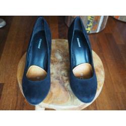 GRACELAND, zwart suède pumps, maat 41.