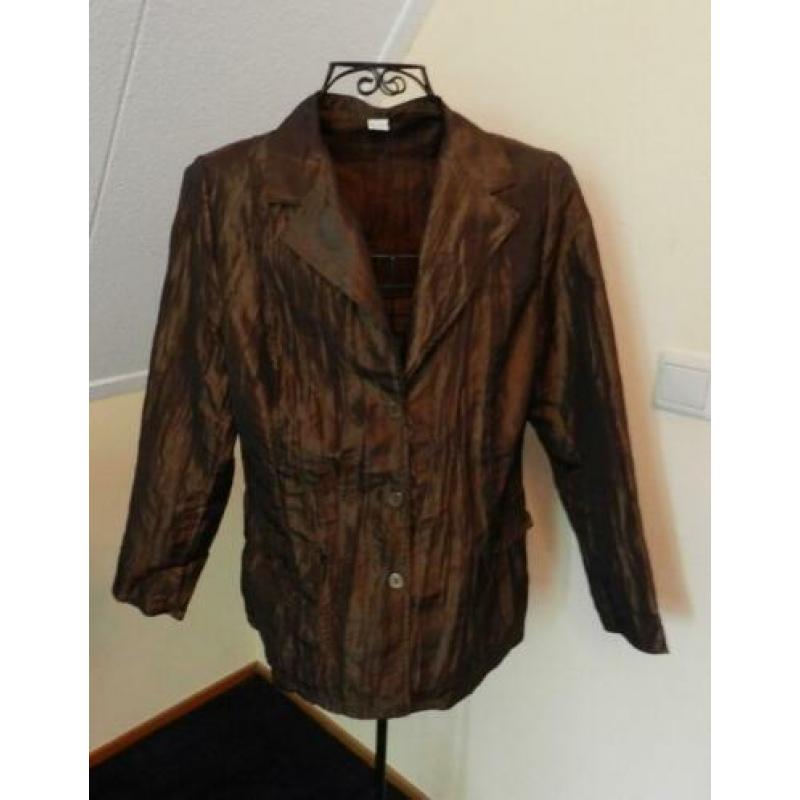 Supermooi feestelijk glimmend kastanjebruine blouse/jasje