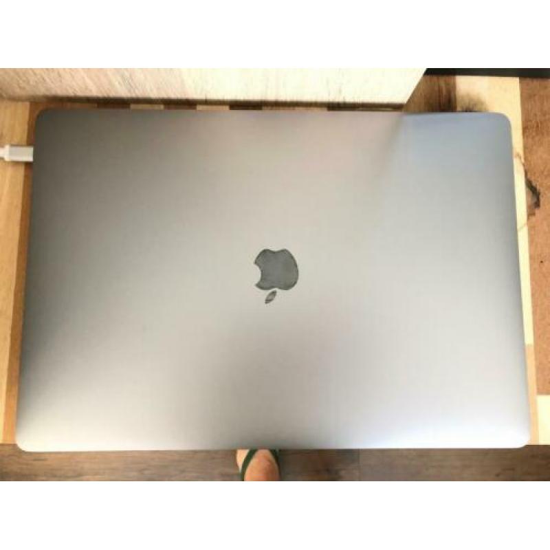 MacBook Pro quad core incl 30''Cinema Display