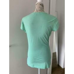 Leuk Shirt MET maat L met V-hals lichtgroen