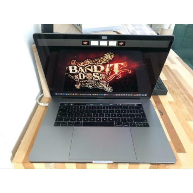 MacBook Pro quad core incl 30''Cinema Display