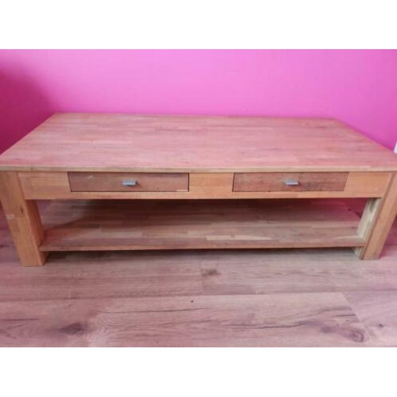 Nette salontafel zo goed als nieuw