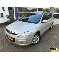 Hyundai I30 2.0i Style * STATION *