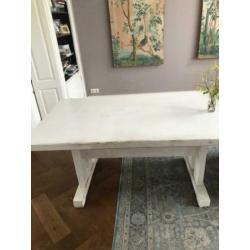 Stevige houten eettafel