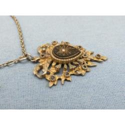 Antieke hanger met inleg aan ketting – ca. 1900