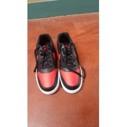 Nike schoenen rood met zwart Maat 44