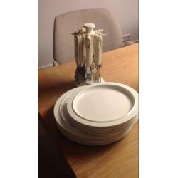 Mepal servies 24 delig plus campingbestek 5 pers.