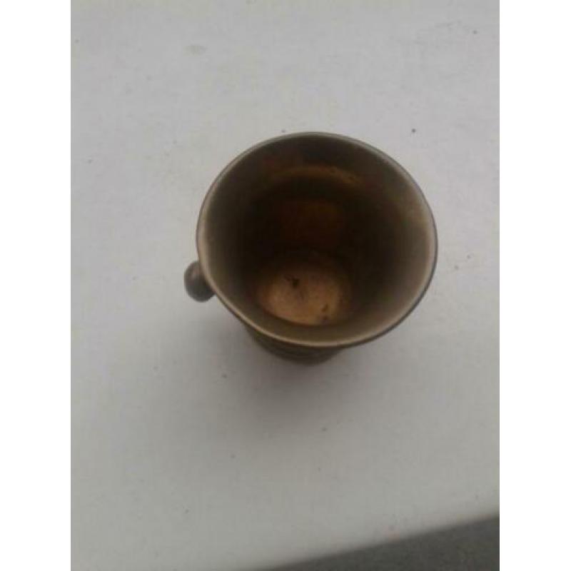 kleine vijzel, koper, hoog: 5,5 cm; breed 7 cm