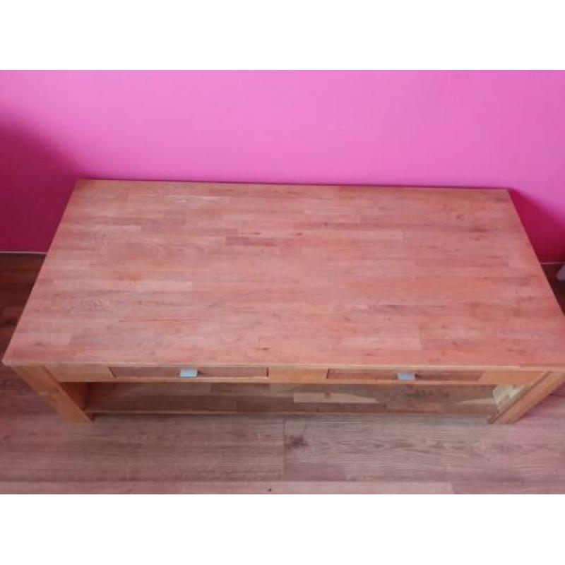 Nette salontafel zo goed als nieuw