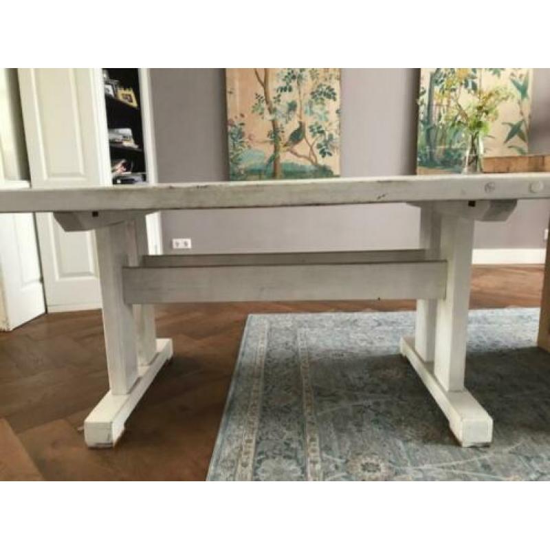 Stevige houten eettafel