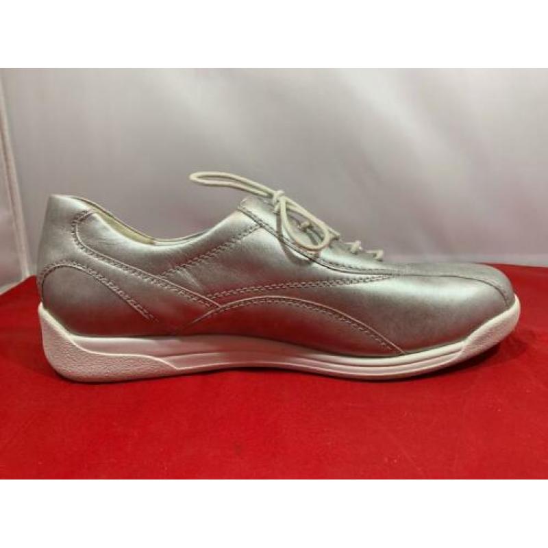 Sportieve zilverkleurig veterschoen van Waldlaufer mt 42,5