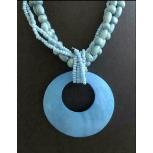 VROLIJKE AQUA blauwe kralenketting