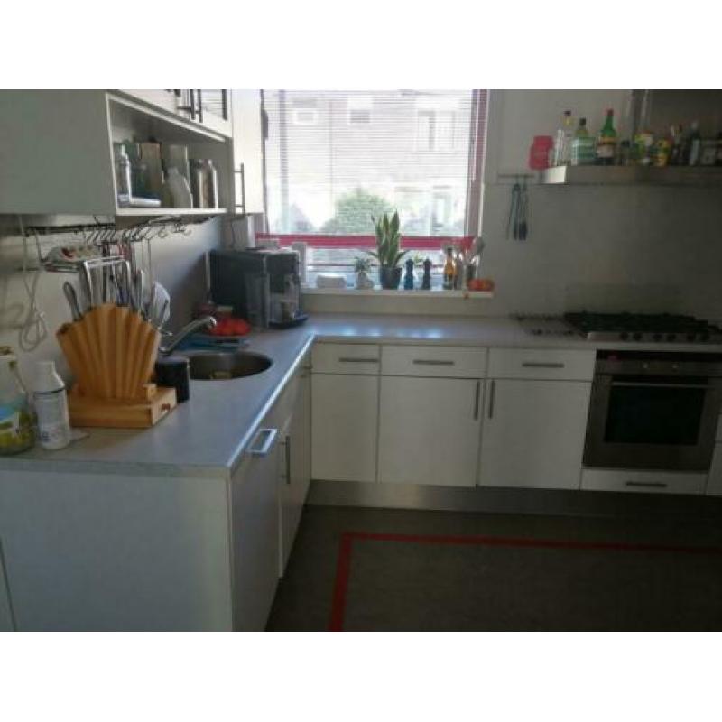 Complete keuken met apparatuur