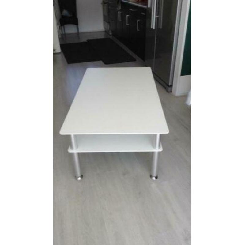 Salontafel Glas met vite stikker geplakt