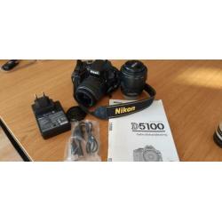 Nikon D5100 met 2 lenzen 18-55 en 55-200