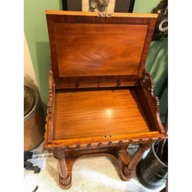 Antieke secretaire