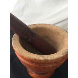 Tribale vijzel met stamper zeer gebruikt 18x18 cm