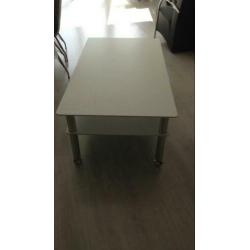 Salontafel Glas met vite stikker geplakt