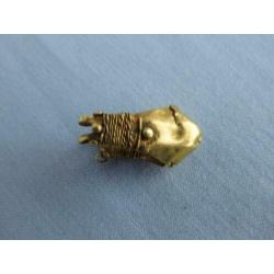 Gouden oorhanger bronstijd ca. 3000 jaar oud bodemvondst