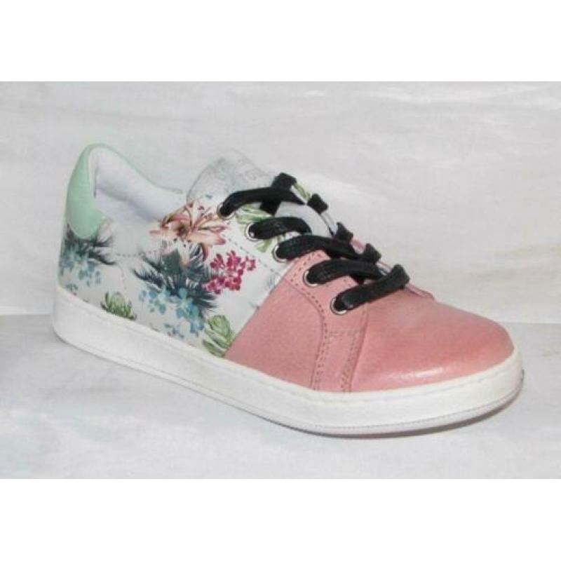 RETOUR maat 31 lerensneaker roze + bloemen gratis verzenden