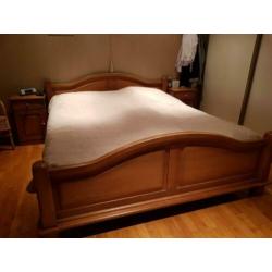 Bed 180x200