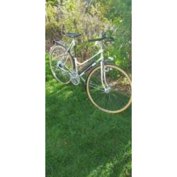 Uit 1978 Een nieuwe Batavus Champion tourfiets.