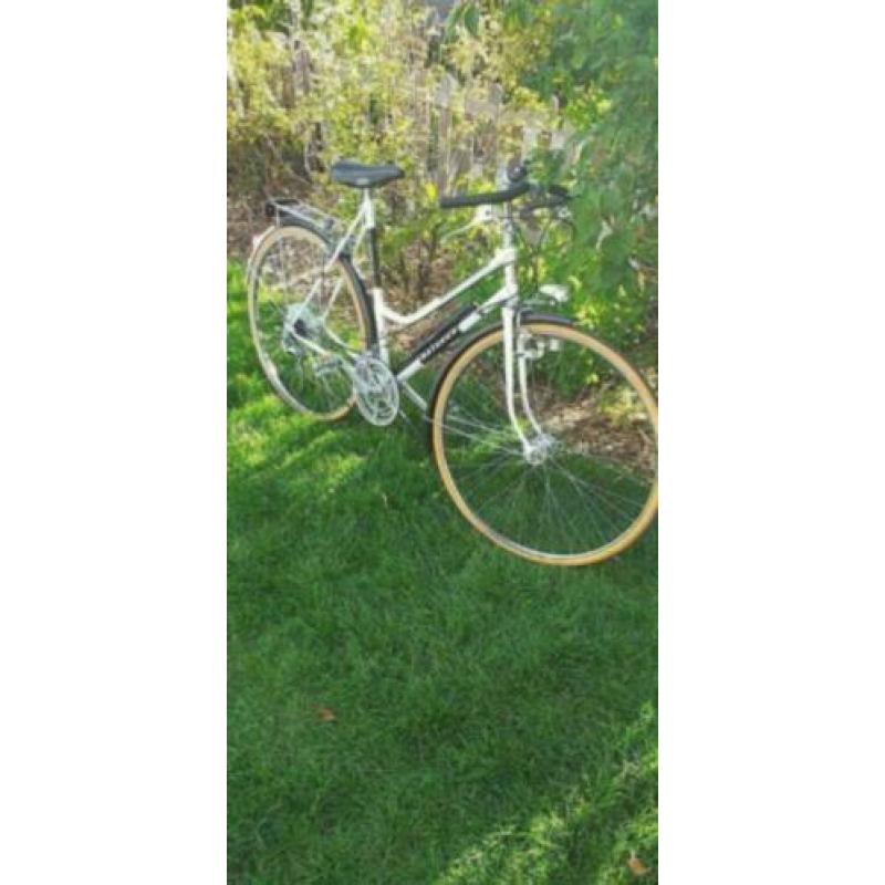 Uit 1978 Een nieuwe Batavus Champion tourfiets.