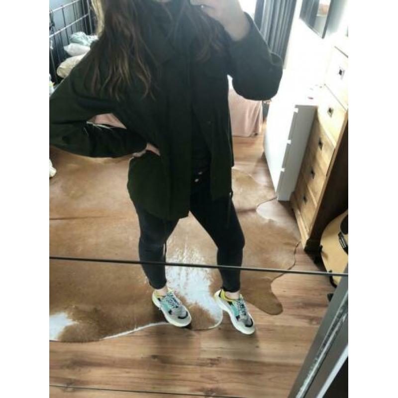 Zara jasje met pailletjes