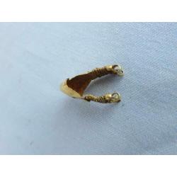Gouden oorhanger bronstijd ca. 3000 jaar oud bodemvondst