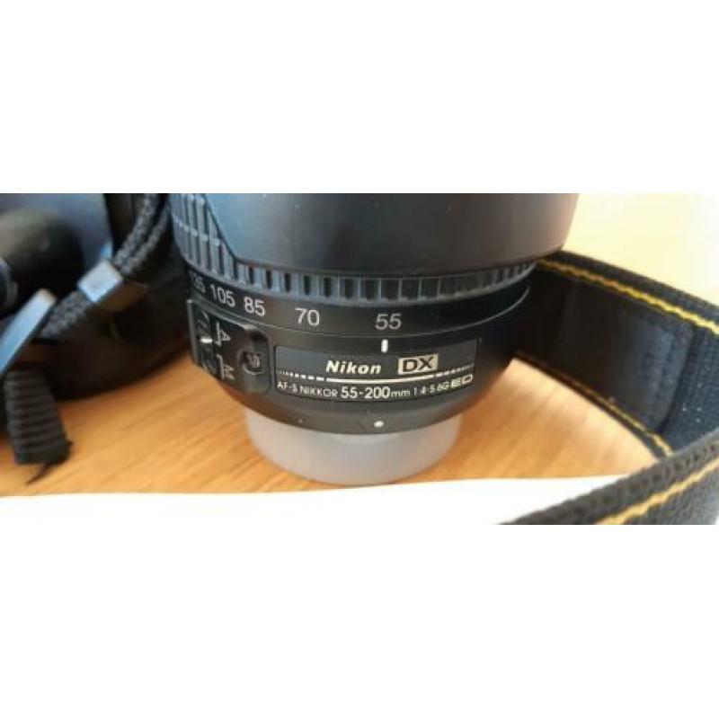 Nikon D5100 met 2 lenzen 18-55 en 55-200