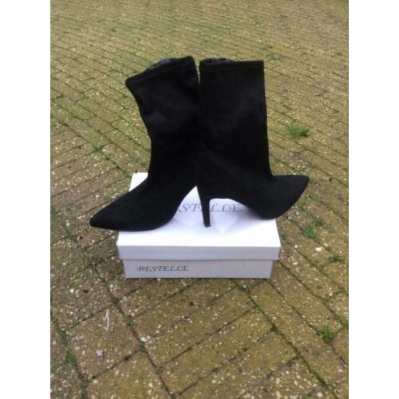Zwarte suedelook laarsjes maat 40 NIEUW !