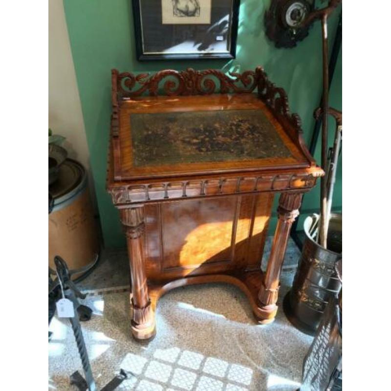 Antieke secretaire