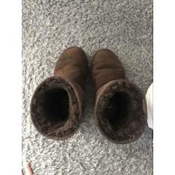 Ugg laarzen bruin maat 32