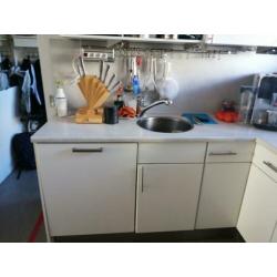 Complete keuken met apparatuur