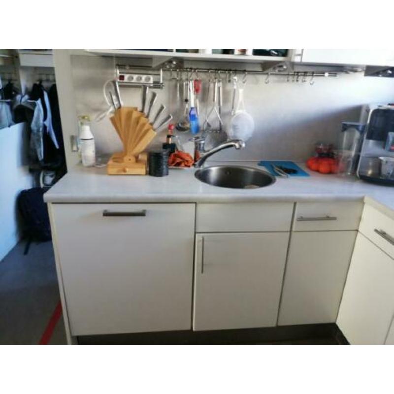 Complete keuken met apparatuur
