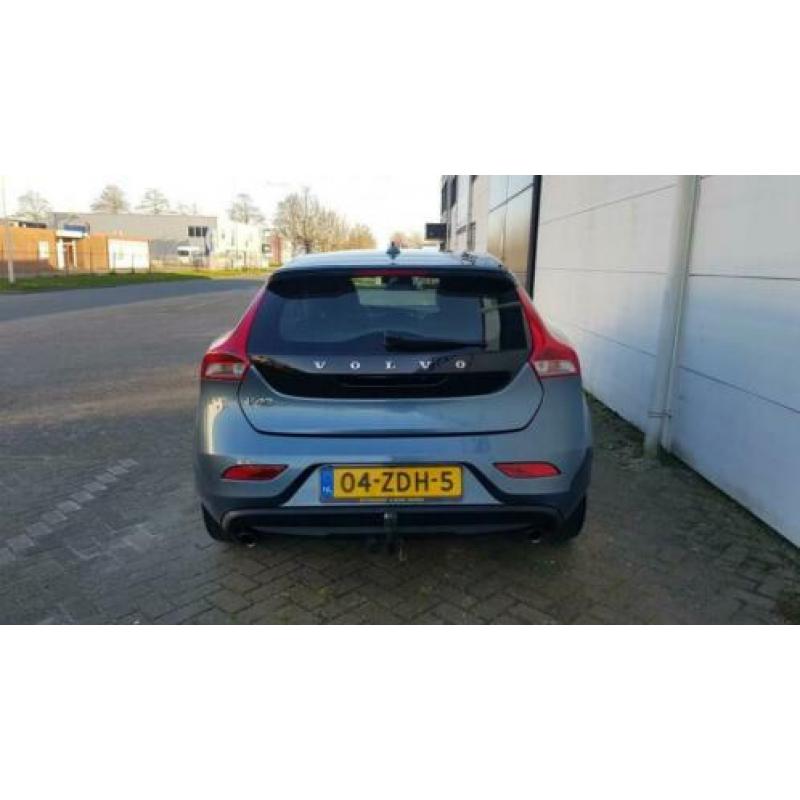 Volvo V40 2.0 D3 Momentum /Navi/Clima
