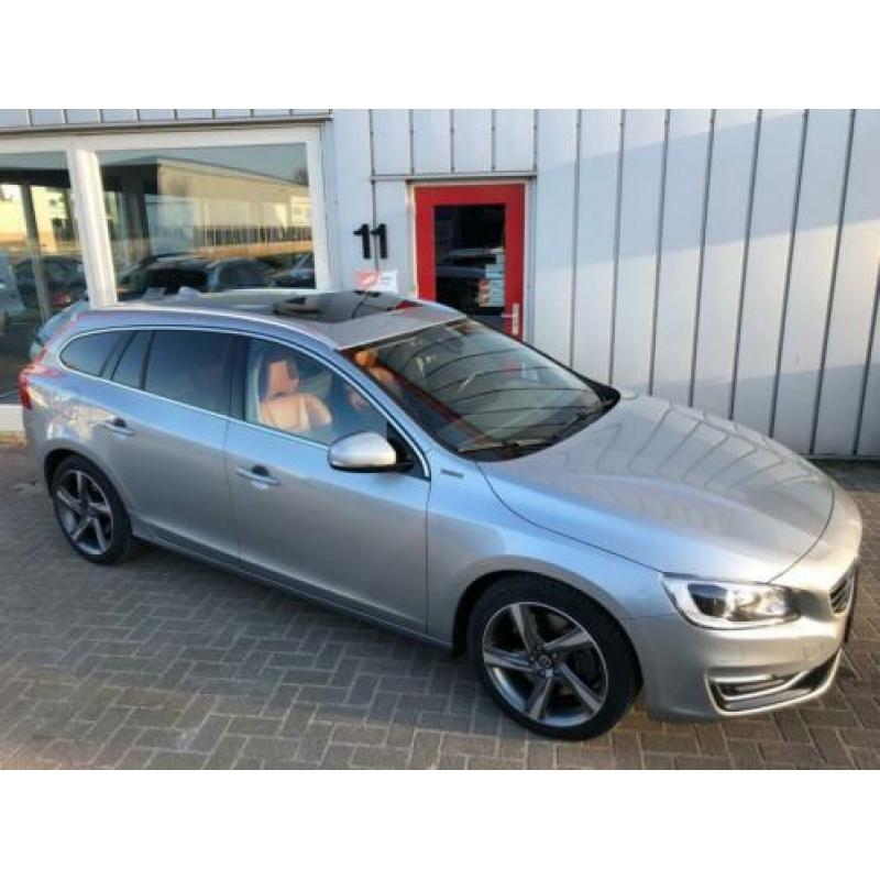 Volvo V60 2.4 D6 AWD Plug-In Hybrid Summum OpenDak/Leer/Xeno